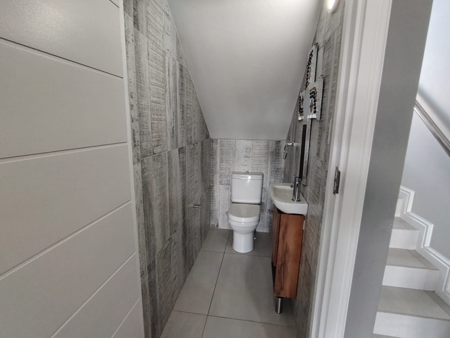 3 Bedroom Property for Sale in Hartenbos Central Western Cape